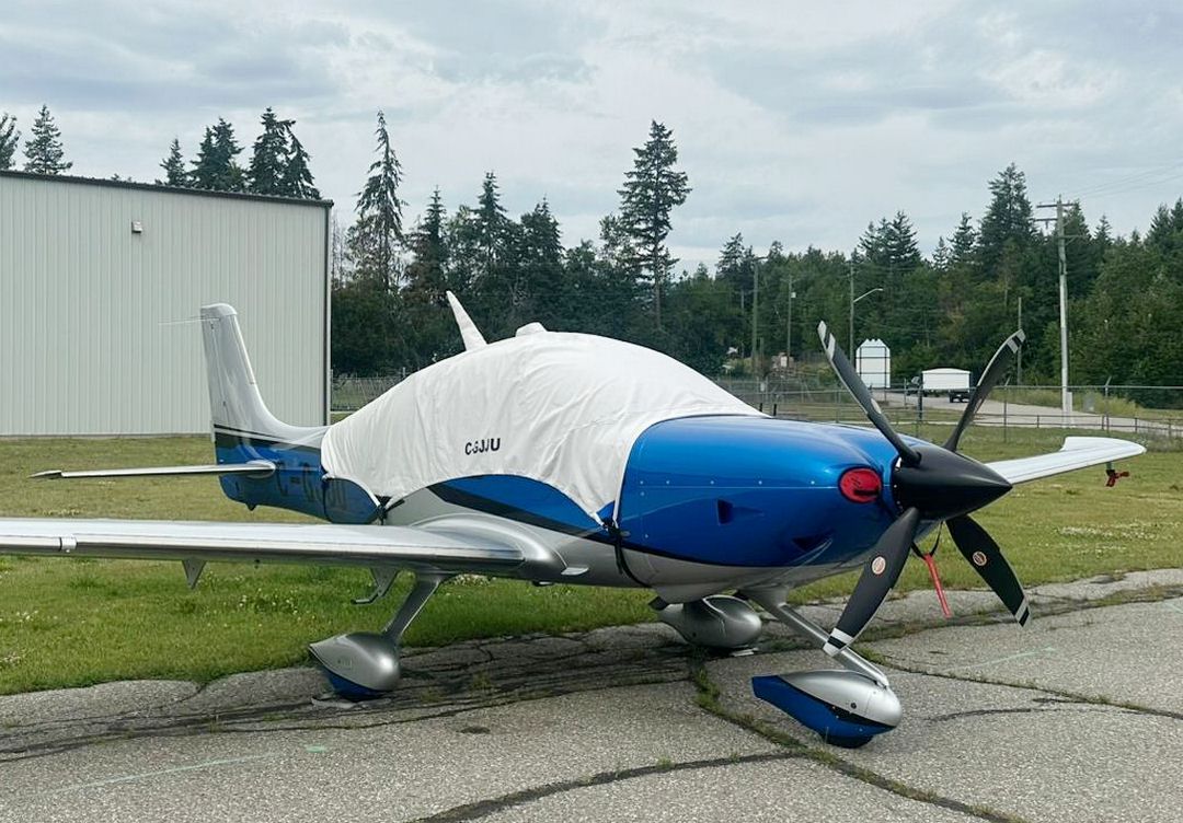 Cirrus SR22T Canopy Cover (extended to cover parachute panel)